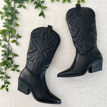 Nashville Cowboy Boots - Black Size 5.5
