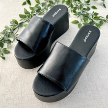 Luna Platform Sandals - Black Size 8/8.5