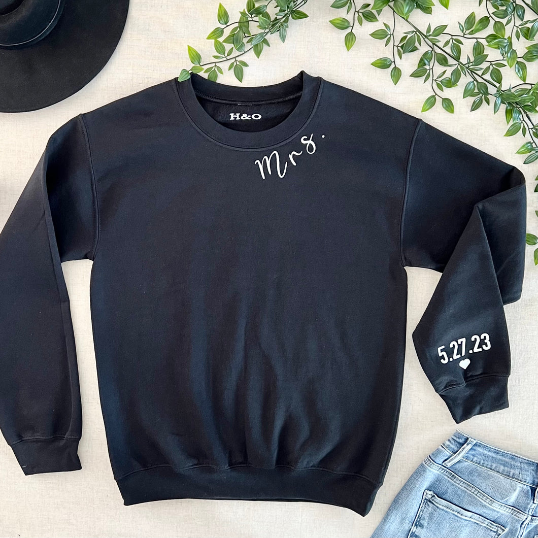 Personalized Mrs Pullover (add date) - Black