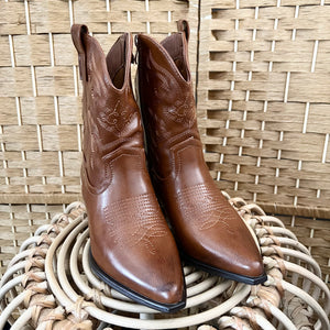Montana Cowboy Boots - Chestnut