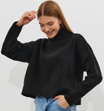 Greenport Turtleneck Crop Sweater - Black