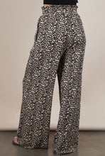 Betsey Crinkle Pants - Leopard