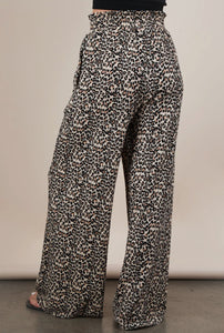 Betsey Crinkle Pants - Leopard