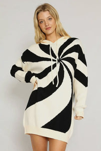 Hypnotizing Sweater Dress - Black/White