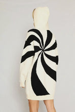 Hypnotizing Sweater Dress - Black/White