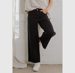 Ultimate Soft Stretch Wide Leg Flood Jeans - Black