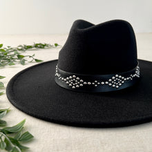 Silver Springs Wide Brim Hat - Black