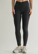 Ultra Crossover Leggings - Black