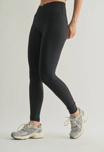 Ultra Crossover Leggings - Black