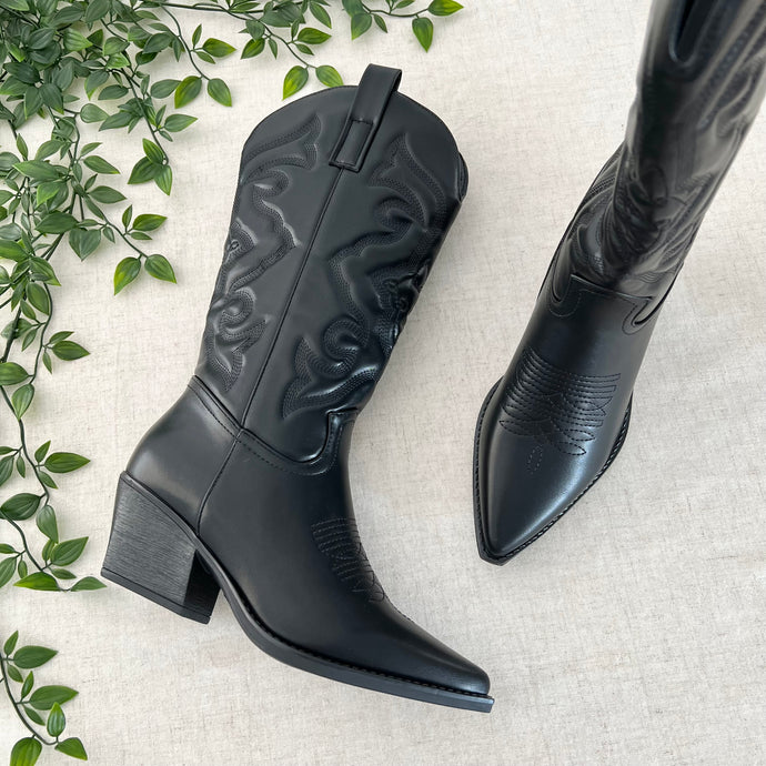 Nashville Cowboy Boots - Black Size 5.5